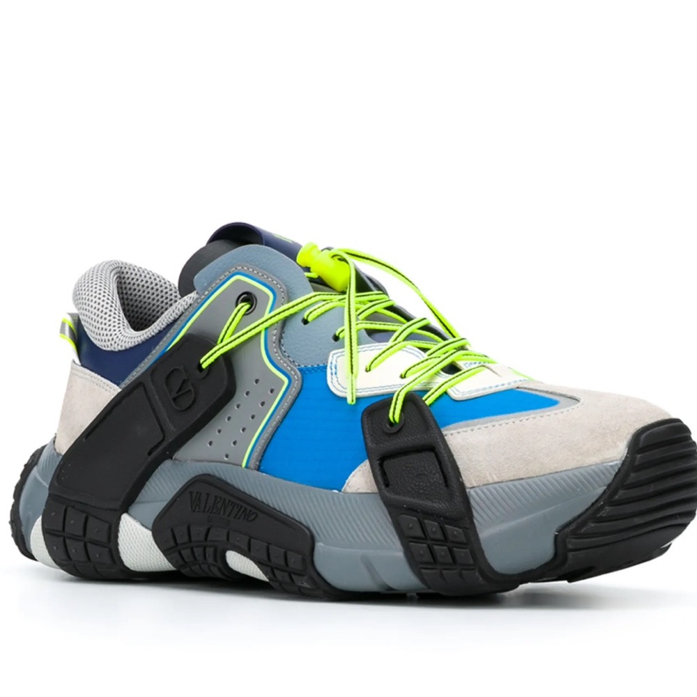 VALENTINO SNEAKERS!